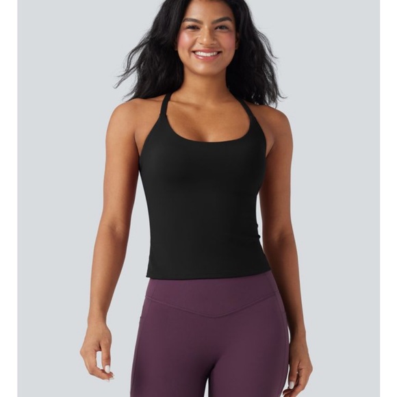 Scoop Neck Crisscross Back
Crossover Hem Yoga Cami Top - Picture 2 of 3